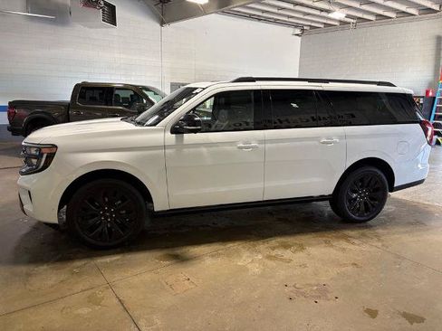 Certified 2025 Ford Expedition Max Platinum w/ Stealth Appearance Package AWD/4WD image 3