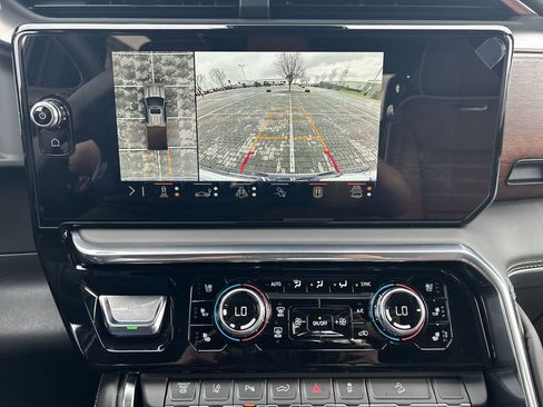 Used 2025 GMC Sierra 2500 Denali Ultimate image 33