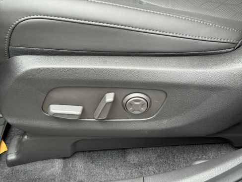 New 2026 Kia Carnival EX FWD image 28