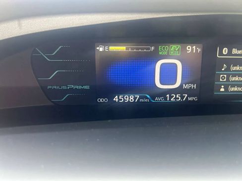 Used 2017 Toyota Prius Prime Advanced FWD image 9