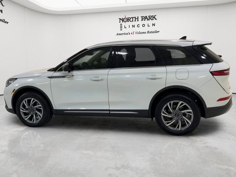 New 2026 Lincoln Corsair Premiere FWD image 7