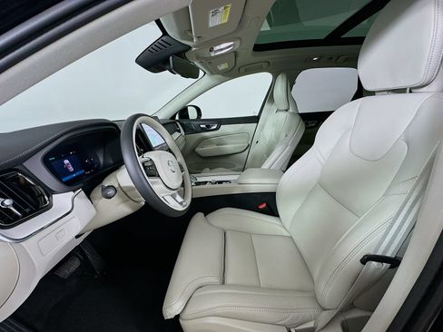 Used 2026 Volvo XC60 B5 Ultra w/ Protection Package Premier AWD/4WD image 32