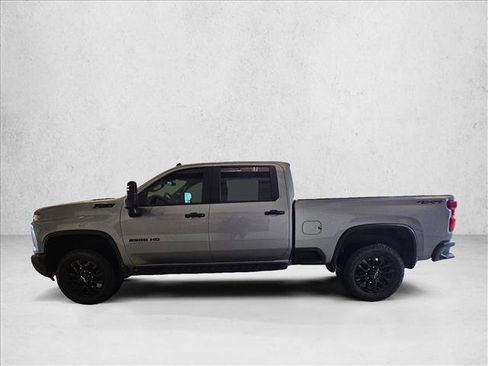 Used 2025 Chevrolet Silverado 2500 Custom w/ Custom Value Package image 8