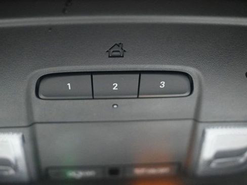 Used 2023 Chevrolet Traverse LT image 25