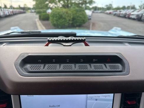 Used 2023 Ford Bronco Heritage Edition AWD/4WD image 18