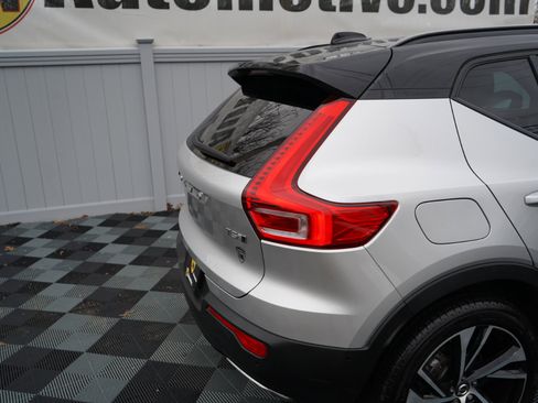 Used 2019 Volvo XC40 T5 R-Design image 7