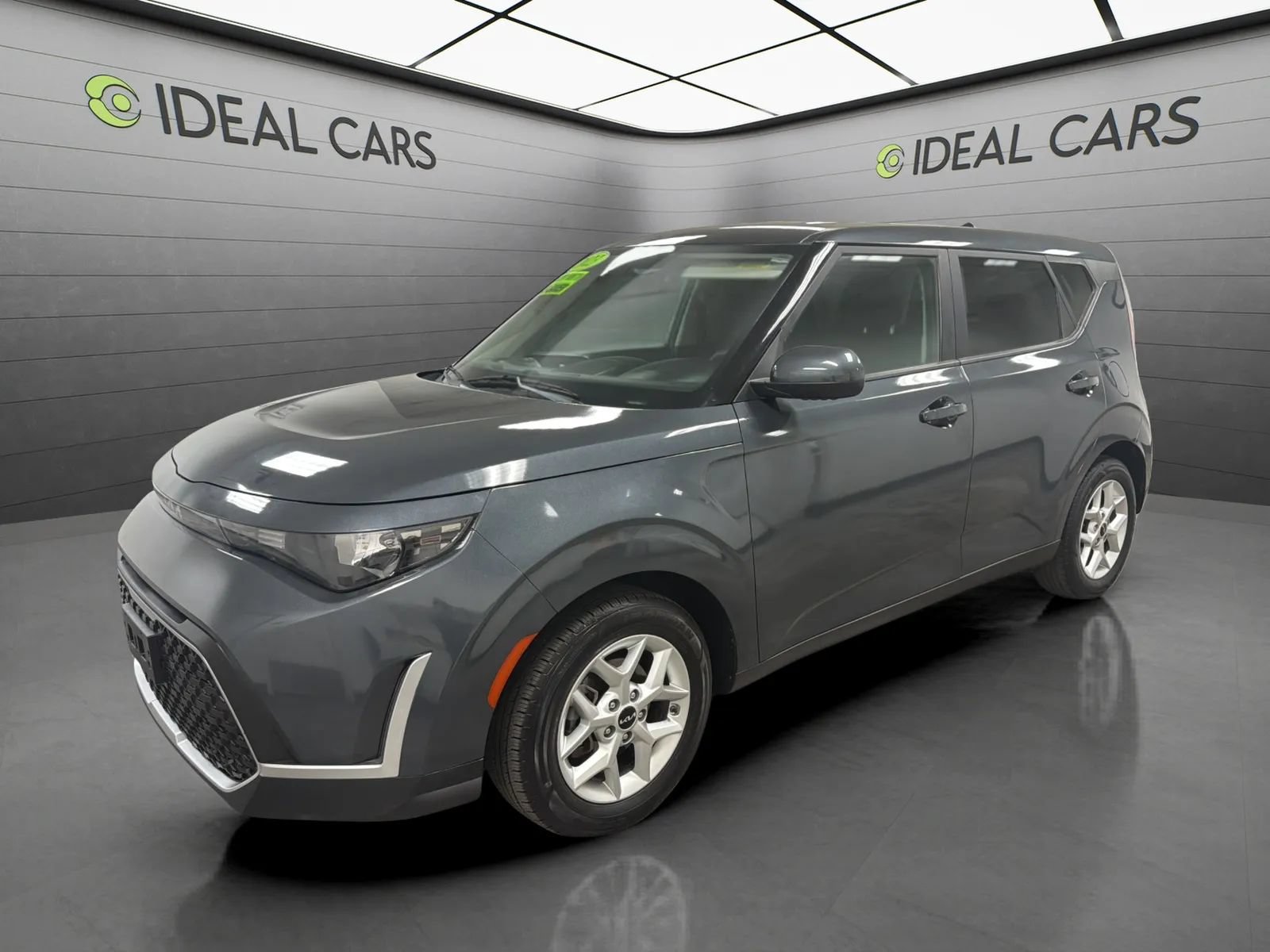 Used 2023 Kia Soul LX w/ Option Group 015 FWD image 1