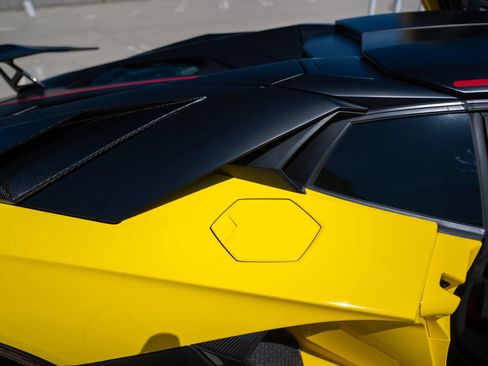 Used 2016 Lamborghini Aventador LP 700-4 AWD/4WD image 5