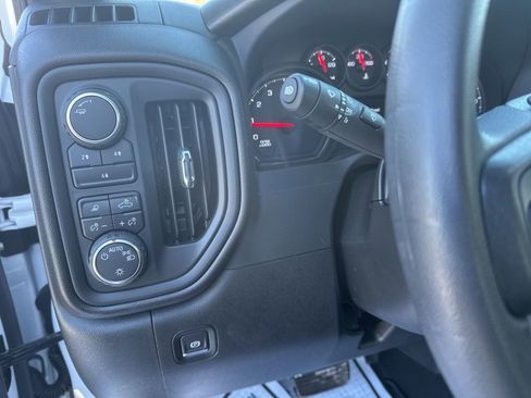 Used 2025 Chevrolet Silverado 2500 Custom w/ Custom Value Package image 18