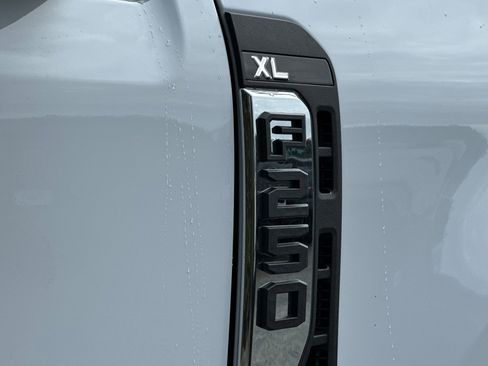 New 2026 Ford F250 XL w/ XL Chrome Package image 22