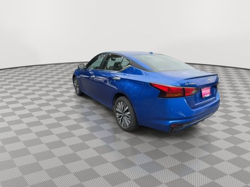 Used 2025 Nissan Altima 2.5 SV AWD/4WD image 6
