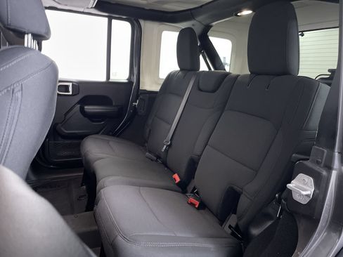 Used 2019 Jeep Wrangler Unlimited Sport S AWD/4WD image 19