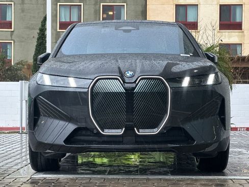 New 2026 BMW iX xDrive60 w/ Premium Package AWD/4WD image 8