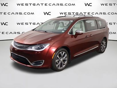 Used 2017 Chrysler Pacifica Limited w/ UConnect Theater Package