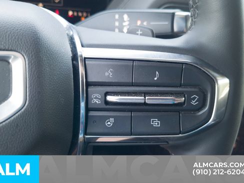 Used 2025 GMC Yukon XL Denali AWD/4WD image 11