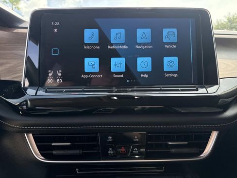 Used 2024 Volkswagen Atlas SE FWD image 25