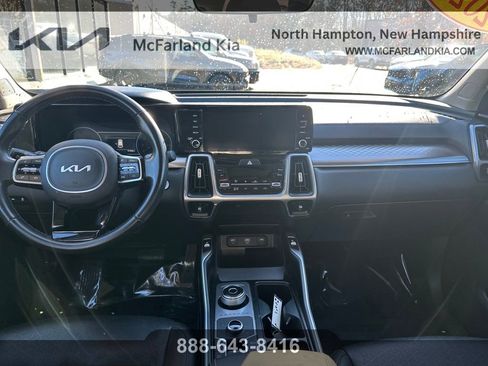 Used 2022 Kia Sorento S image 14