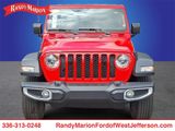 Used 2023 Jeep Gladiator Sport image 2