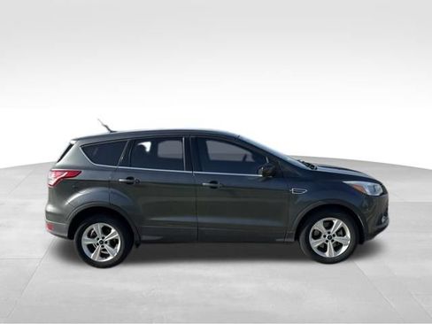 Used 2016 Ford Escape SE AWD/4WD image 2