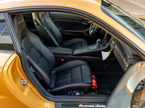 Used 2018 Porsche 911 Turbo S image 14