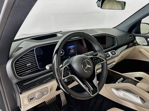 Certified 2025 Mercedes-Benz GLS 580 4MATIC image 10