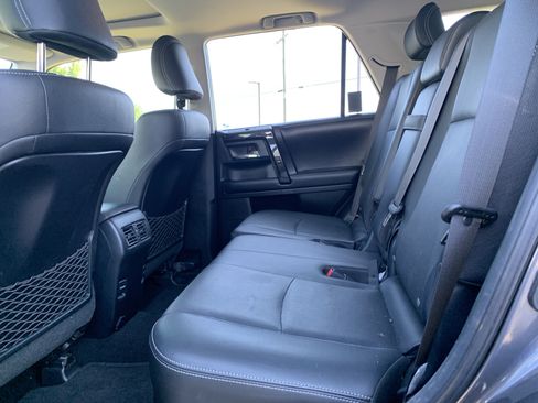 Used 2019 Toyota 4Runner Limited AWD/4WD image 32
