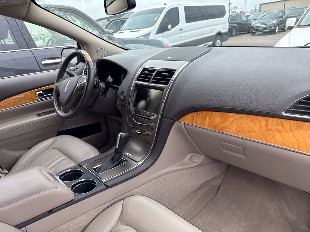Used 2013 Lincoln MKX AWD image 12