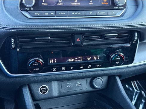 Used 2022 Nissan Rogue SV image 19