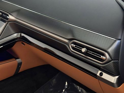 New 2026 Aston Martin V8 Vantage Roadster RWD image 30