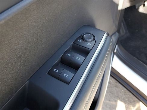 New 2026 GMC Acadia Elevation image 18