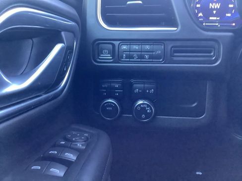 Used 2022 Chevrolet Tahoe Z71 w/ Luxury Package image 9