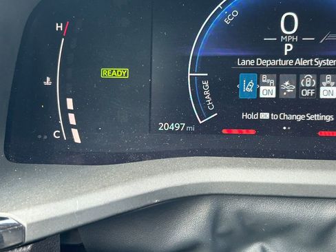 Used 2025 Toyota Camry LE FWD image 33