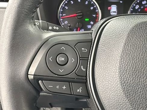 Used 2019 Toyota RAV4 XLE Premium image 22