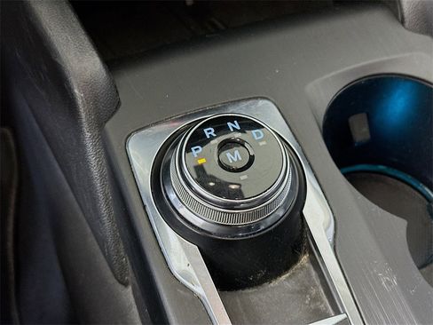 Used 2020 Ford Escape Titanium image 17