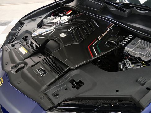 Used 2022 Lamborghini Urus AWD/4WD image 50