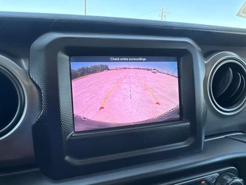 Used 2023 Jeep Wrangler Unlimited AWD/4WD image 16