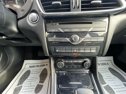 Used 2018 INFINITI QX30 Luxury w/ Cargo Package image 16