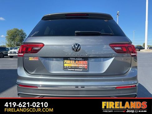 Used 2022 Volkswagen Tiguan SE image 6