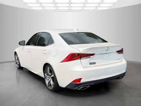 Used 2017 Lexus IS 300 AWD image 4