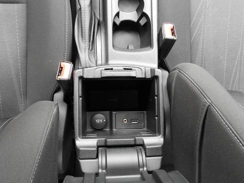 Used 2017 Ford Focus SE FWD image 37