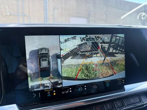 Used 2022 Chevrolet Silverado 1500 LTZ AWD/4WD image 15