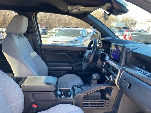 Used 2025 Toyota Tacoma SR5 image 11