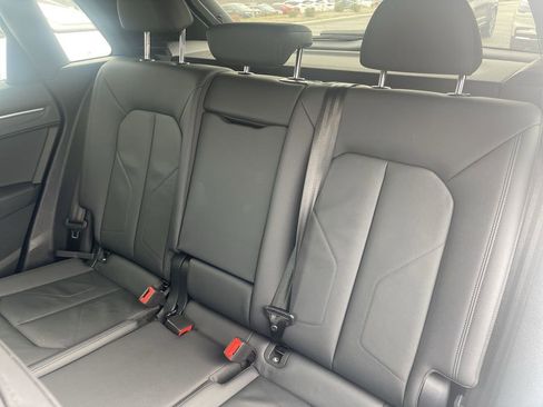 Used 2025 Audi Q3 2.0T Premium image 35