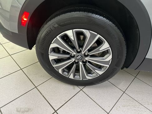 Used 2025 Buick Envision Preferred AWD/4WD image 13