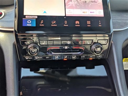 New 2025 Jeep Grand Cherokee Limited image 21