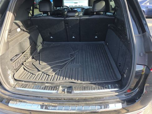 Used 2020 Mercedes-Benz GLE 350 w/ Premium Package image 16