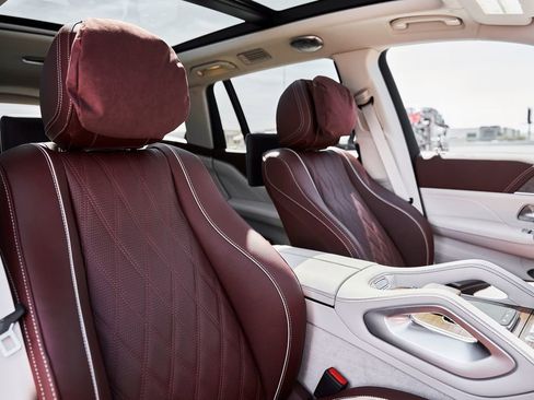 Used 2026 Mercedes-Benz Maybach GLS 600 4MATIC image 41