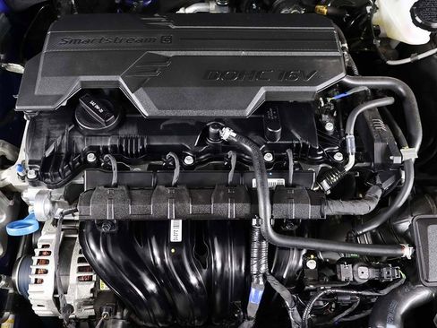 Certified 2025 Hyundai Elantra Sport image 16