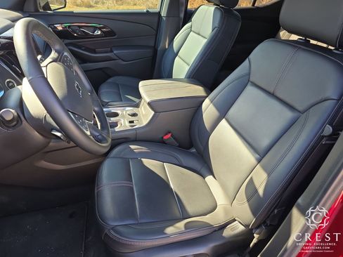 Used 2023 Chevrolet Traverse RS image 6