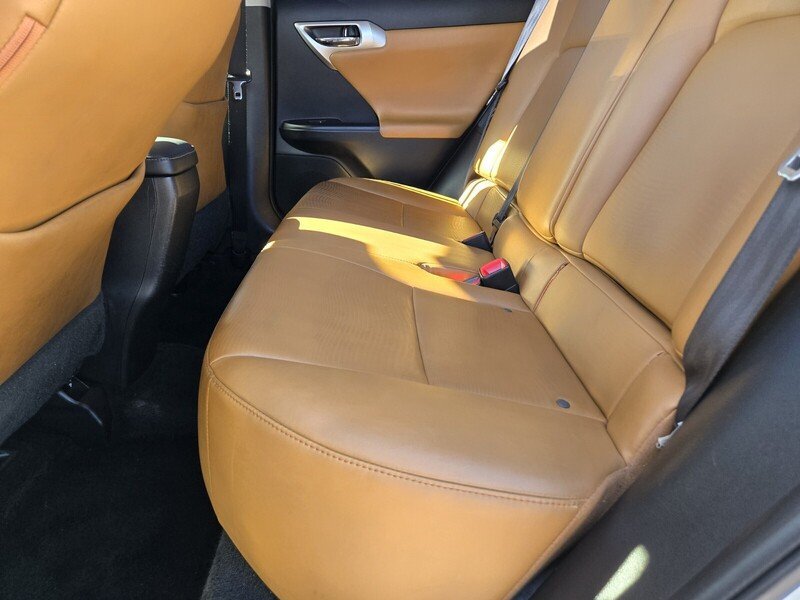 Used 2013 Lexus CT 200h w/ Premium Pkg w/Navigation FWD image 12